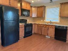 Pet Friendly 2 Bedroom 1 Bathroom House in Penhold! - Photo 2