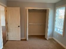 Pet Friendly 2 Bedroom 1 Bathroom House in Penhold! - Photo 10