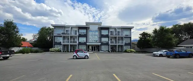 York Apartments #102