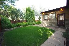 650$/month MAIN FLOOR - LAKEVIEW- Center mall