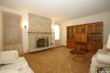 650$/month MAIN FLOOR - LAKEVIEW- Center mall - Photo 6