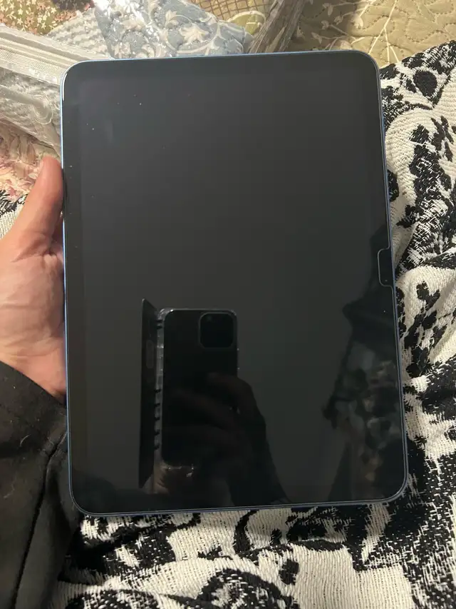 iPad A16 128g w/Apple Pencil, case.