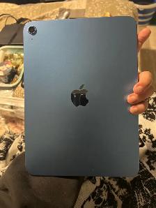 iPad A16 128g w/Apple Pencil, case. - Photo 2
