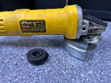 Dewalt DWE4011 4 1/2" Angle Grinder - Photo 3