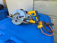 DEWALT 7-1/4-INCH WORM DRIVE CIRCULAR SAW W/ BRAKE Model#DWS535