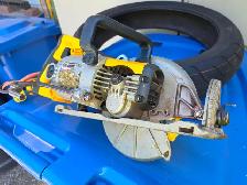 DEWALT 7-1/4-INCH WORM DRIVE CIRCULAR SAW W/ BRAKE Model#DWS535 - Photo 6