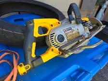 DEWALT 7-1/4-INCH WORM DRIVE CIRCULAR SAW W/ BRAKE Model#DWS535 - Photo 7