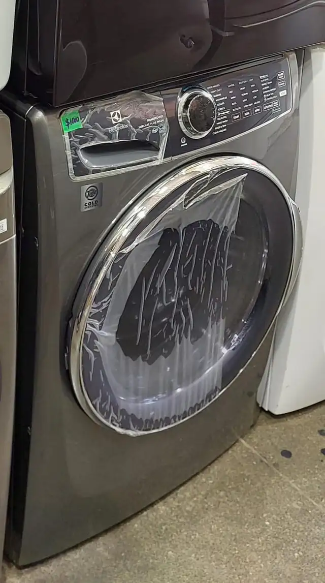 Electrolux 27' 5.2 Cu. Ft. Front Load Washer - ELFW7637AT2
