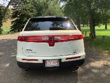 FOR SALE. 2012 LINCOLN MKt. 97,240 kms - Photo 3
