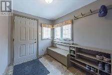 3-BEDROOM HOUSE FOR RENT IN EAST LONDON - Photo 10