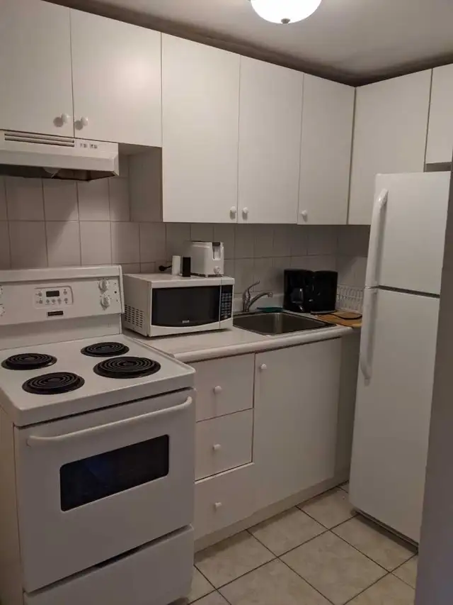 FULLY FURNISHED ONE BEDROOM UNIT