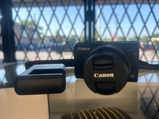 Canon EOS M100 24.2MP with 15-45mm F3.5-6.3 lens and charger
