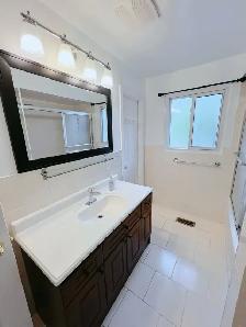 Spacious room for rent in Scarborough - Photo 3
