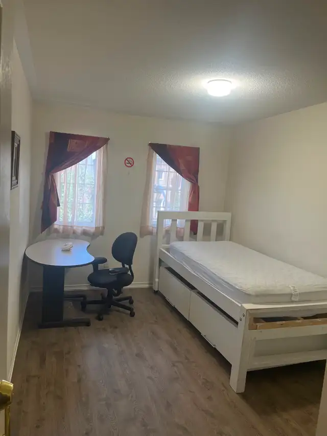 ROOM FOR STUDENTS AVAILABLE