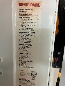 Free Frigidaire refrigerator. - Photo 4