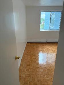 Painter and taper - Photo 2