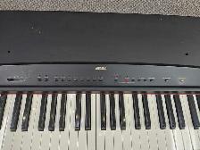 Yamaha YPP-55 76 Key Digital Piano - Photo 2