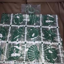 1 RIDEAU DOUCHE NEUF TRANSPARENT 30'LARx70'HAU CROCHETS: $10.00
