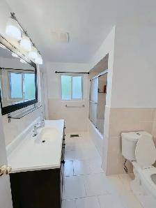 Spacious room for rent (Warden & Finch) - Photo 4