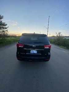 Used Kia Sedona Van - Photo 4