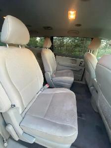 Used Kia Sedona Van - Photo 7
