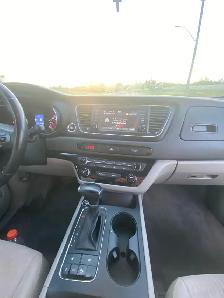 Used Kia Sedona Van - Photo 9