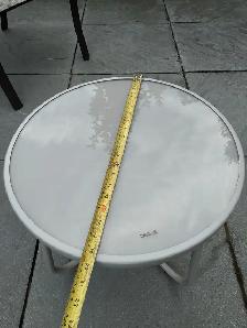 New small glass metal light grey patio side table - Photo 2