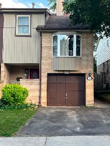 Markham Executive 4 plus 1 with separate basement apartment