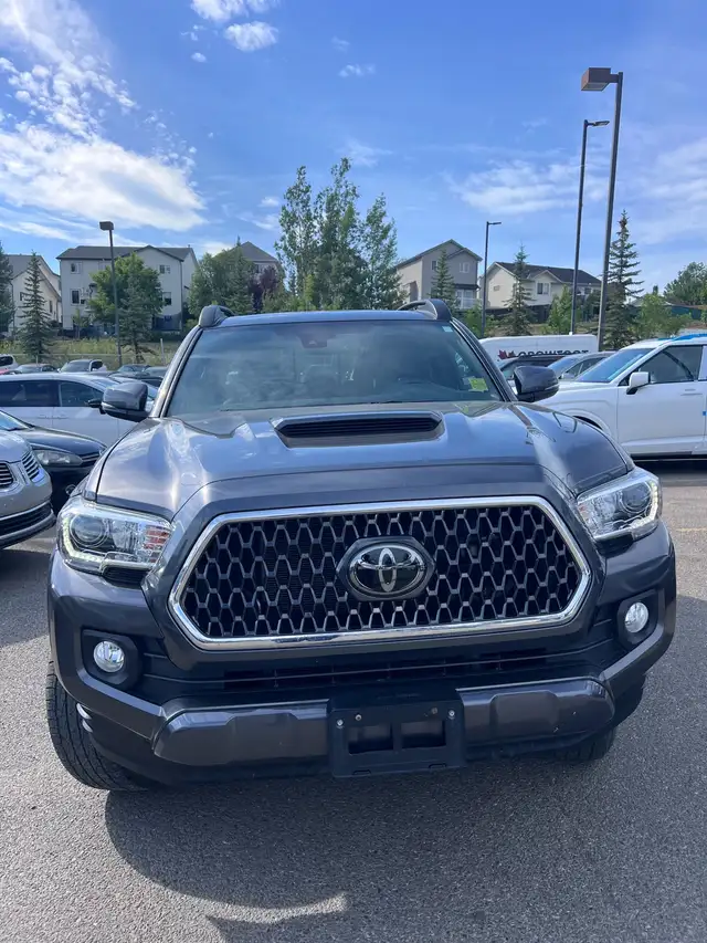 2018 Toyota Tacoma SR5 | Low Kms | No Accidents | 4x4 |