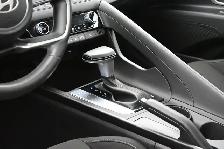2025 Hyundai Elantra Preferred Call 902-466-9550 Apple CarPlay/A - Photo 6