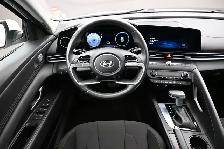 2025 Hyundai Elantra Preferred Call 902-466-9550 Apple CarPlay/A - Photo 23