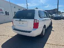 2009 Kia Sedona EX - Photo 3