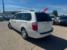 2009 Kia Sedona EX - Photo 8