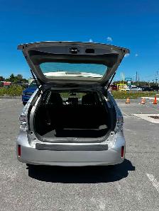 2013 Toyota Prius V 2013 TOYOTA PRIUS v HYBRID – 143,974 KM – SA - Photo 4