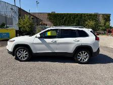 2017 Jeep Cherokee 4WD 4dr Limited - Photo 4