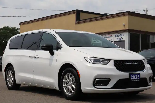 2025 Chrysler Pacifica Select FWD