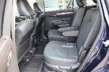 2022 Toyota Highlander Hybrid Limited - Photo 12