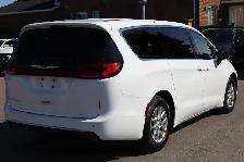 2025 Chrysler Pacifica Select - Photo 4
