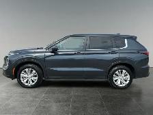 2026 Mitsubishi Outlander ES / AWD - Photo 2