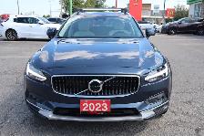 2023 Volvo V90 Cross Country - Photo 2