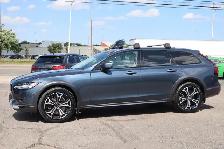 2023 Volvo V90 Cross Country - Photo 3