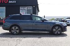 2023 Volvo V90 Cross Country - Photo 8