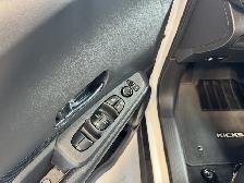 2022 NISSAN Kicks SV Midnight Edition READY to register in AB or - Photo 7