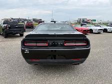 2019 Dodge Challenger Scat Pack 392 / SHAKER! / 6SPD MANUAL! / L - Photo 5
