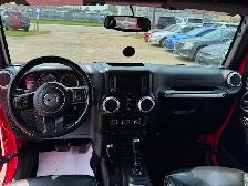 2016 Jeep WRANGLER UNLIMITED 4WD 4dr Sahara - Photo 9
