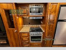 2018 Jayco Eagle 325BHQS - Photo 32
