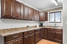 C17 MAIN - 3 BEDROOMS | FULLY FURNISHED ALL UTILITIES INCLUDE - Photo 10