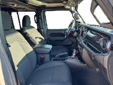 2022 Jeep Wrangler Unlimited Sport Altitude - Photo 17
