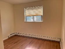 2 Bedroom Hamilton Mountain - Photo 4