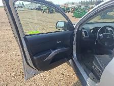 2012 Mitsubishi Outlander ES - Photo 12